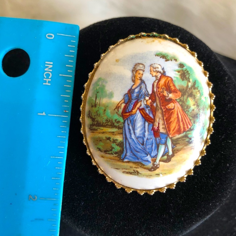Vintage brooch porcelain